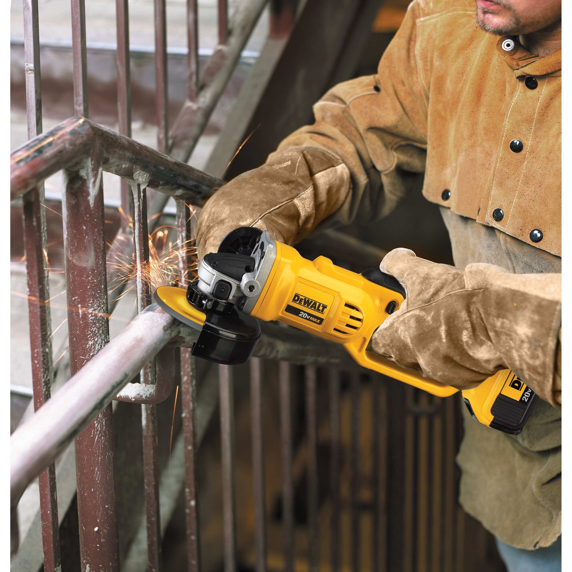 Esmerilhadeira dewalt discount 20v dcg413 brushless