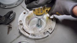 Video DEWALT Inside Pipe Cutter Feature and Benefit Video